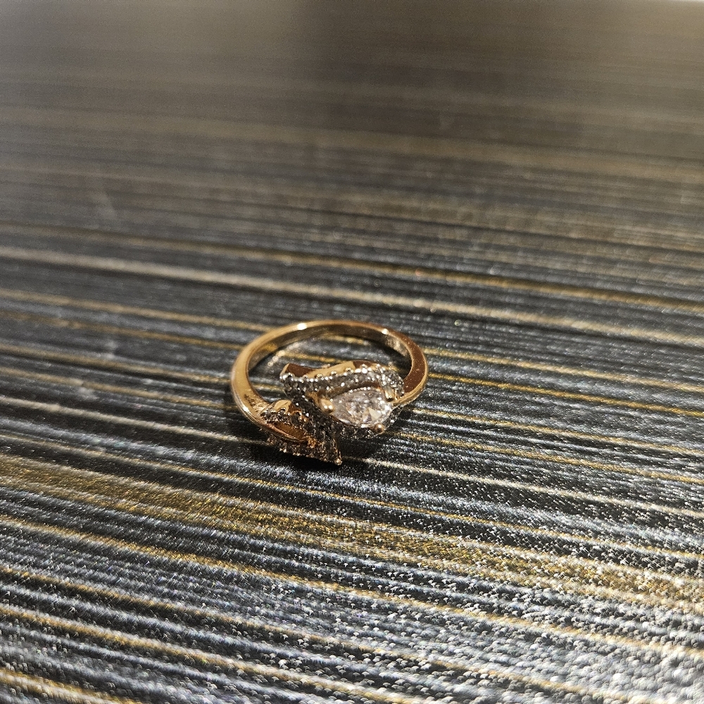 Gold and Crystal Leaf or Feather Statement Ring size 6 - Picture 6 of 6